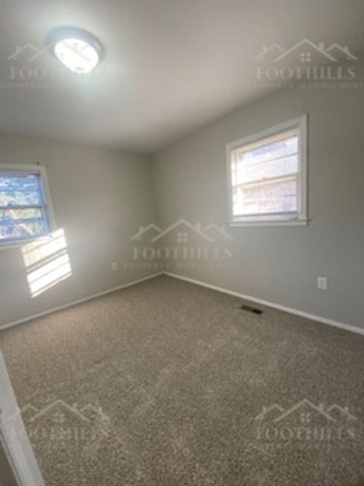 1010 Belhaven Rd - Photo 3 of 17