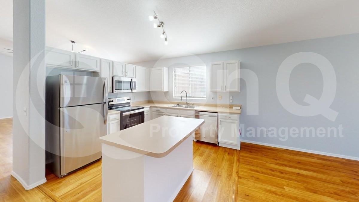 3118 S Foster Dr - Photo 4 of 20