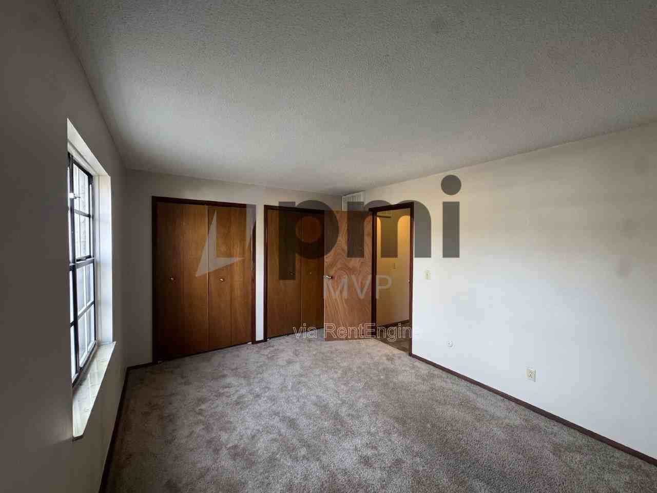 90 Stornoway Dr W #A - Photo 2 of 9