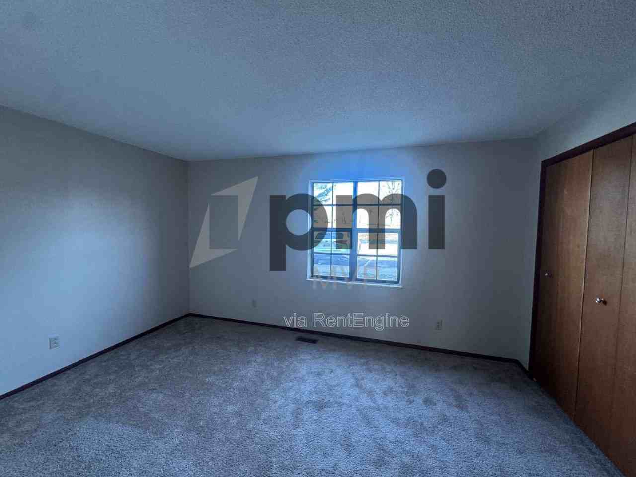 90 Stornoway Dr W #A - Photo 4 of 9