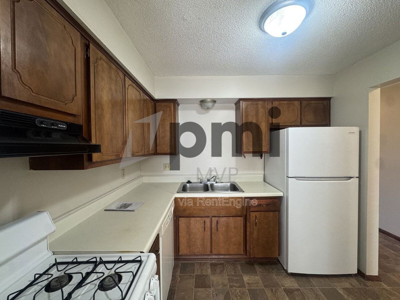 90 Stornoway Dr W #A - Photo 5 of 9