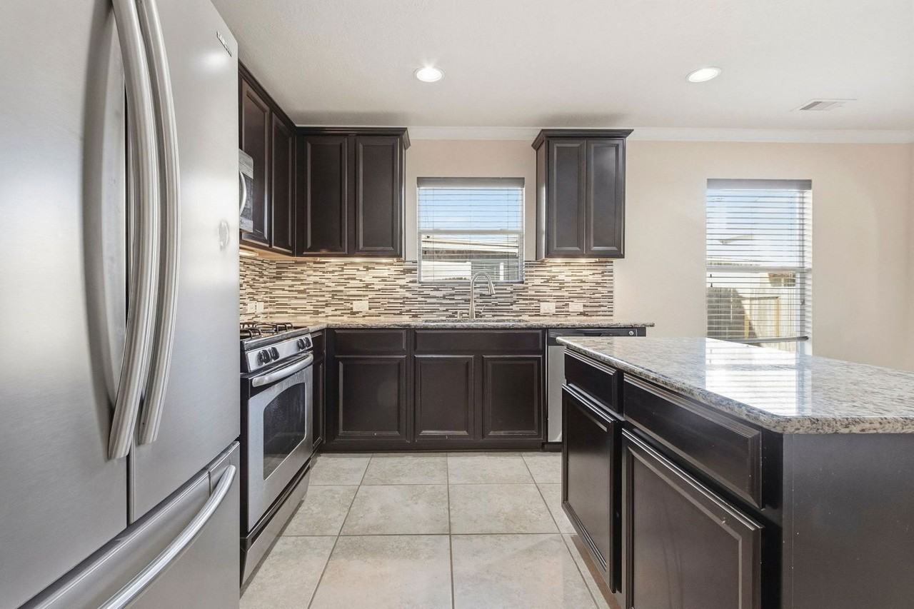 26502 Fielder Brook Ln - Photo 3 of 35