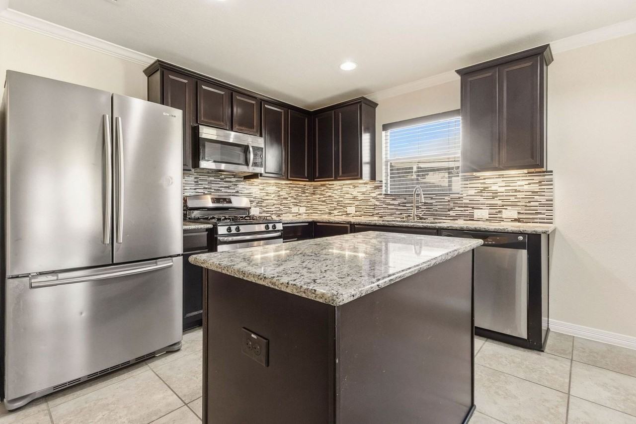 26502 Fielder Brook Ln - Photo 4 of 35