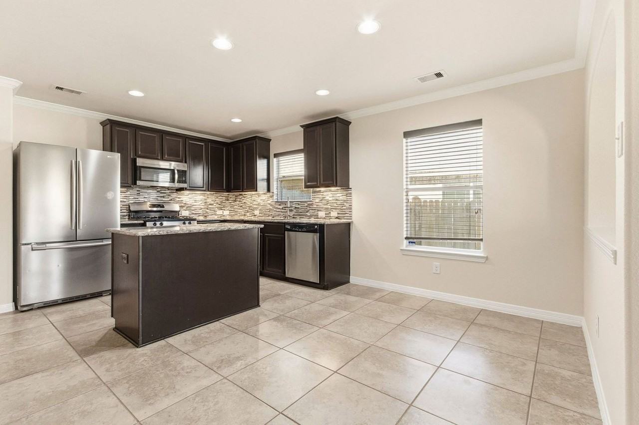 26502 Fielder Brook Ln - Photo 6 of 35