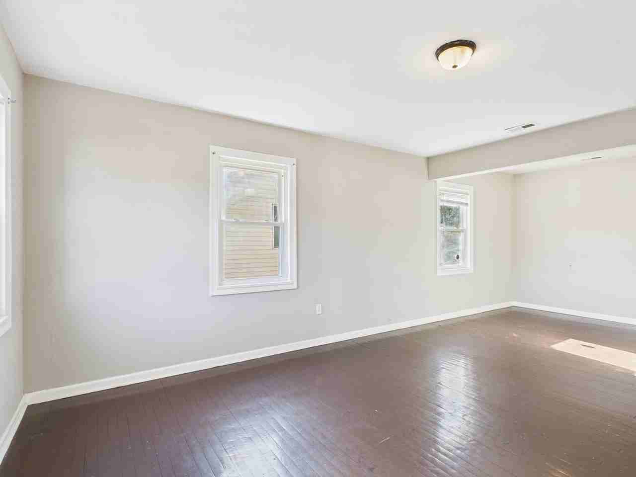 48 Gibbons Ave - Photo 4 of 29