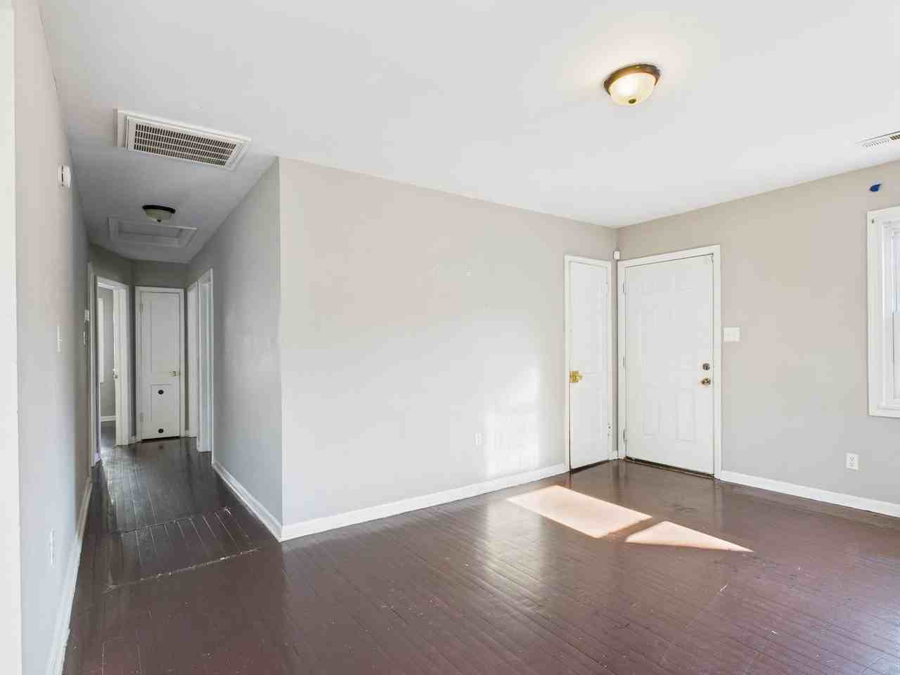 48 Gibbons Ave - Photo 6 of 29