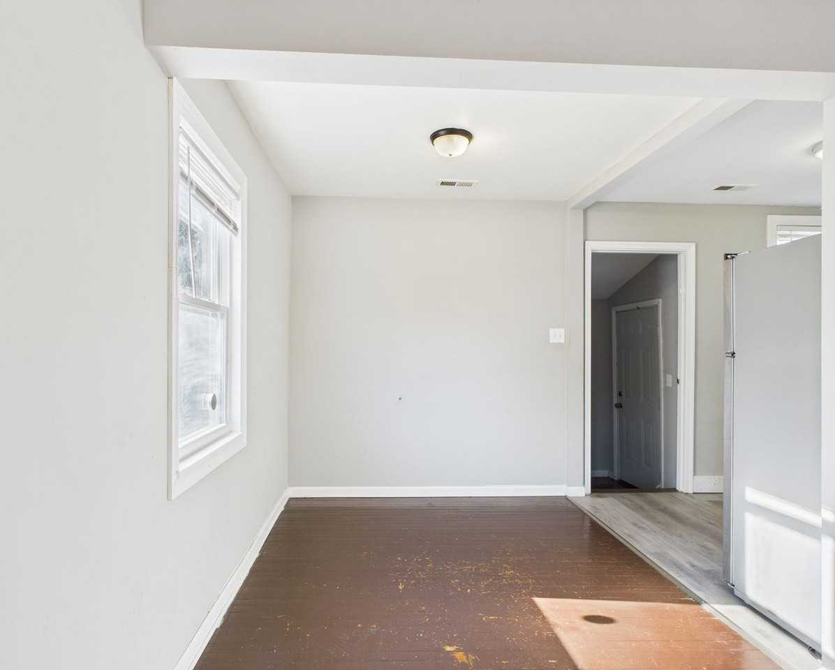 48 Gibbons Ave - Photo 7 of 29