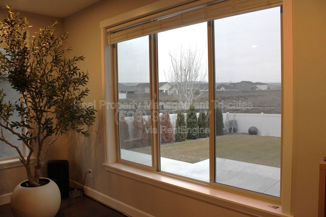 2511 Brodie Ln - Photo 6 of 17