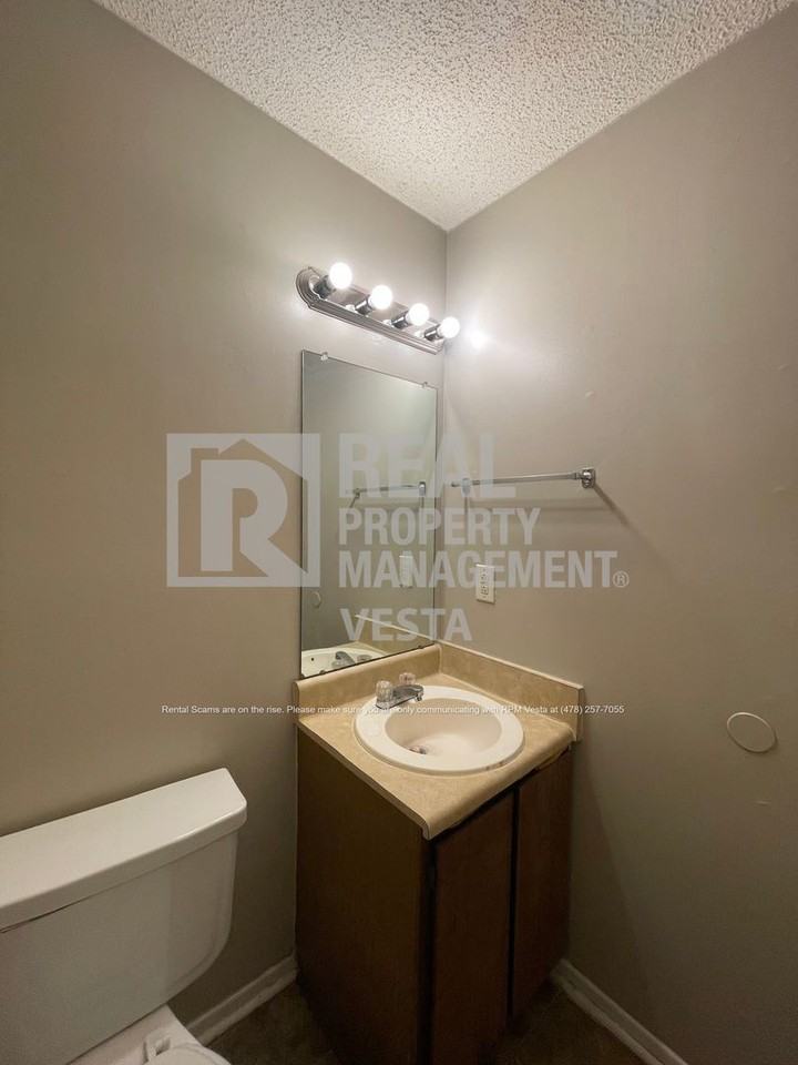 515 Maplewood Dr - Photo 7 of 16