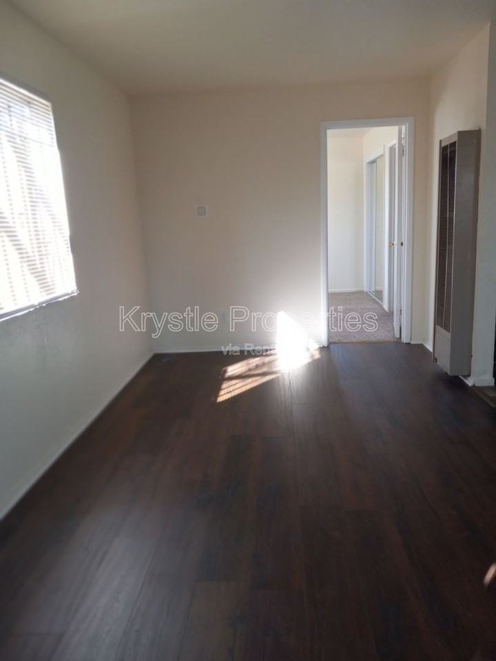 350 Thomas Ave #A - Photo 6 of 8