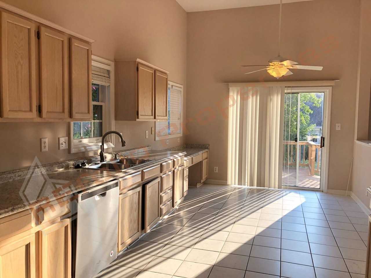 303 Swansboro Dr - Photo 4 of 21