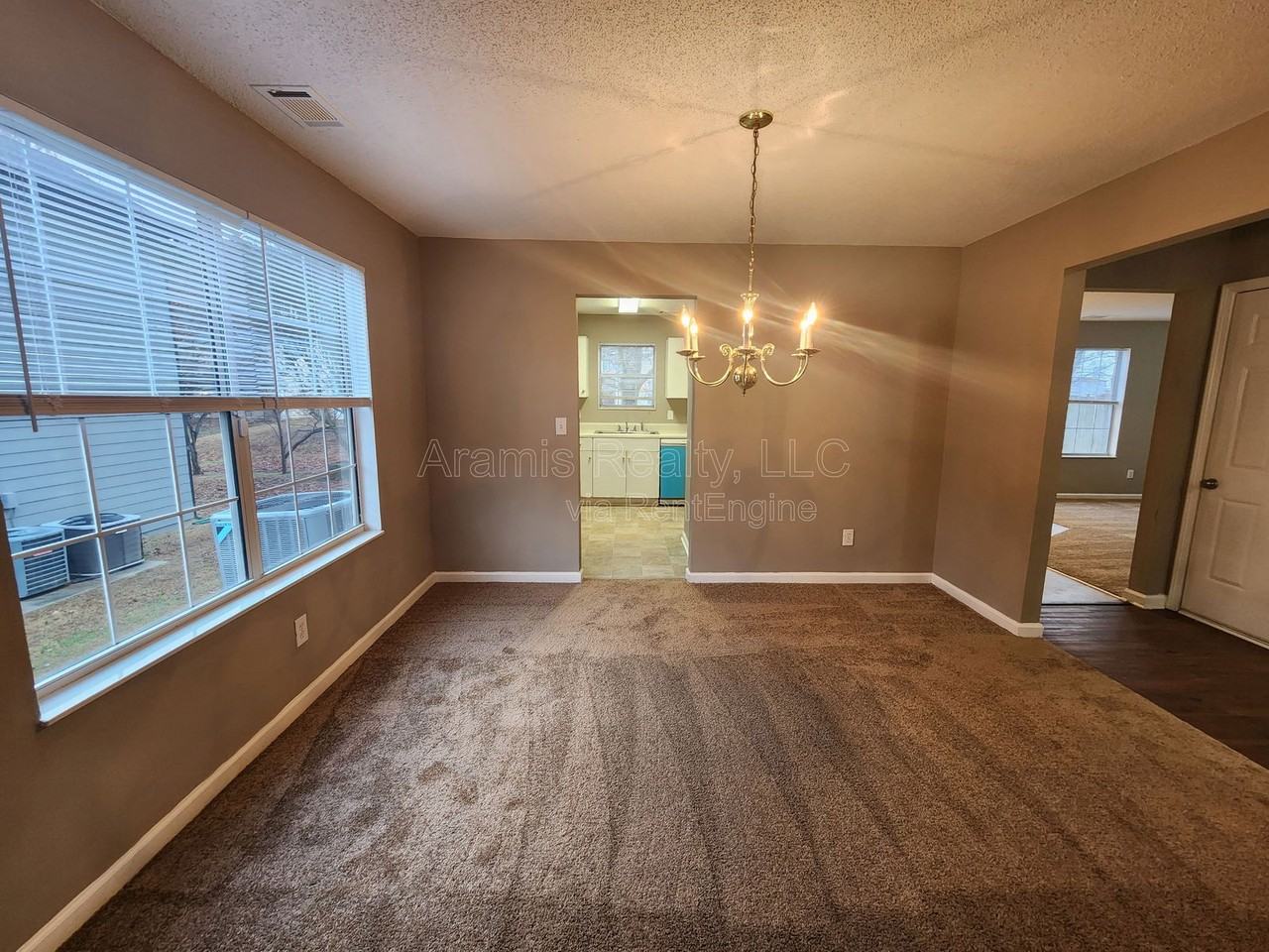 5886 Ravensway Dr - Photo 6 of 21