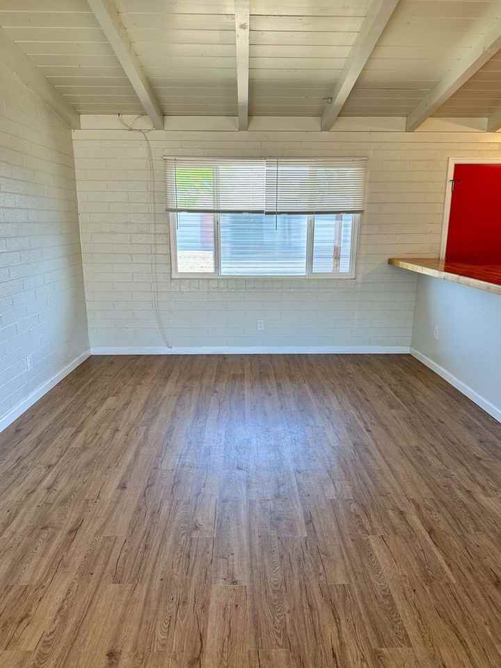 2770 N Forgeus Ave - Photo 6 of 29