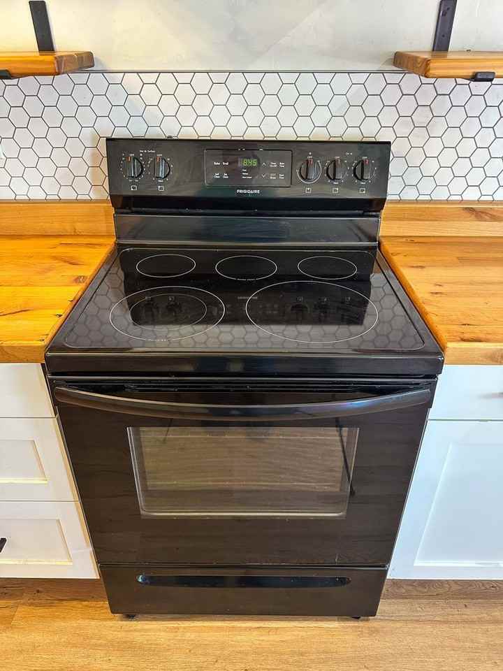 2770 N Forgeus Ave - Photo 7 of 29