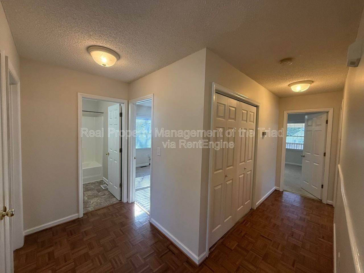 1921 Bradford St - Photo 5 of 22