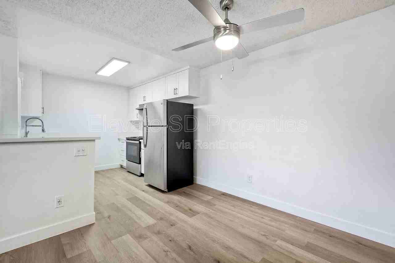 9352 Creekside Ct #30 - Photo 7 of 50