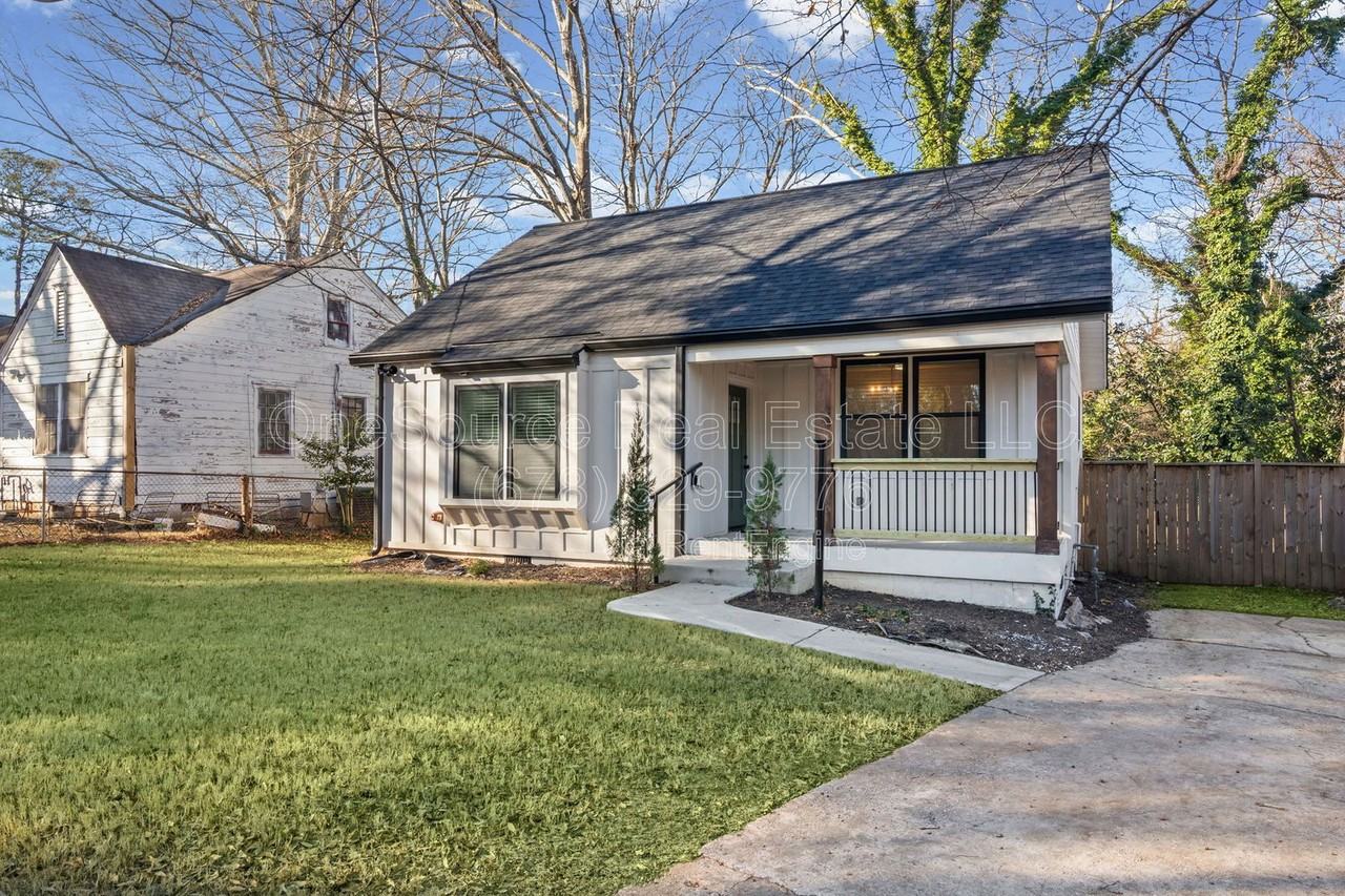 1467 Ryan St Sw - Photo 4 of 36