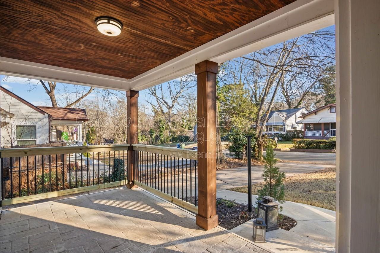 1467 Ryan St Sw - Photo 6 of 36