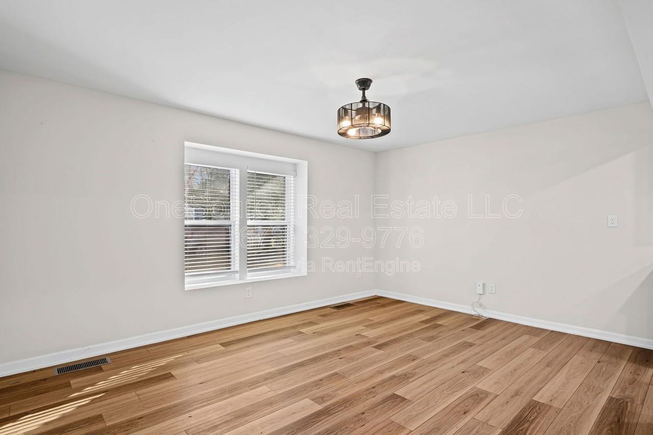 1467 Ryan St Sw - Photo 7 of 36