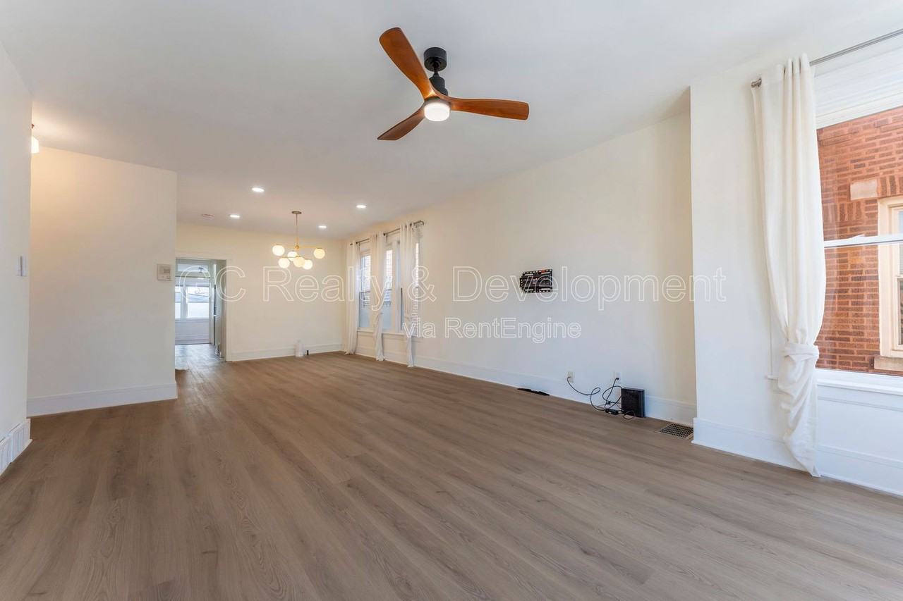 5737 N Washtenaw Ave #2 - Photo 5 of 19