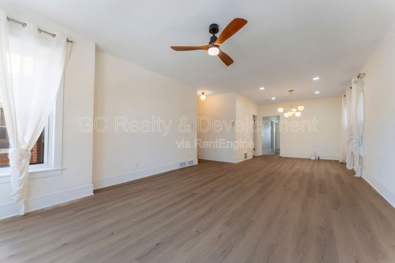 5737 N Washtenaw Ave #2 - Photo 6 of 19