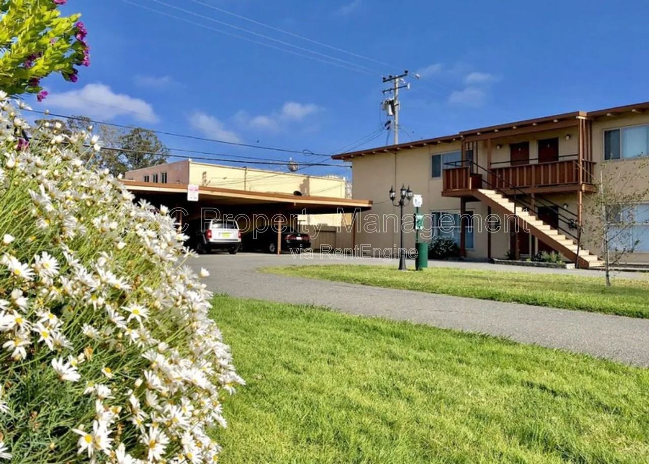 926 Lupin Dr #2 - Photo 5 of 8