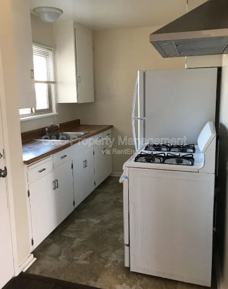 926 Lupin Dr #2 - Photo 6 of 8