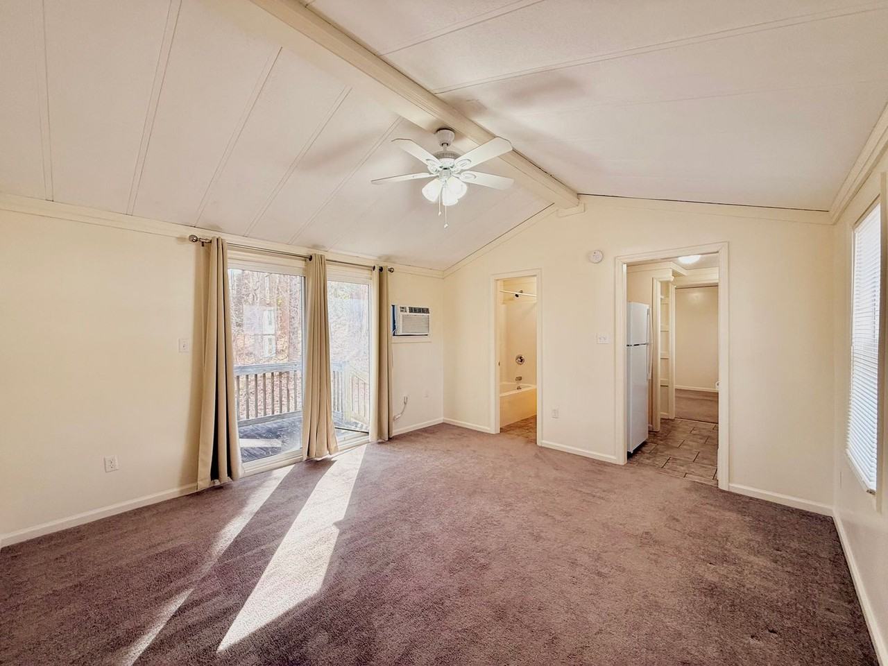 Smith St - Photo 2 of 10