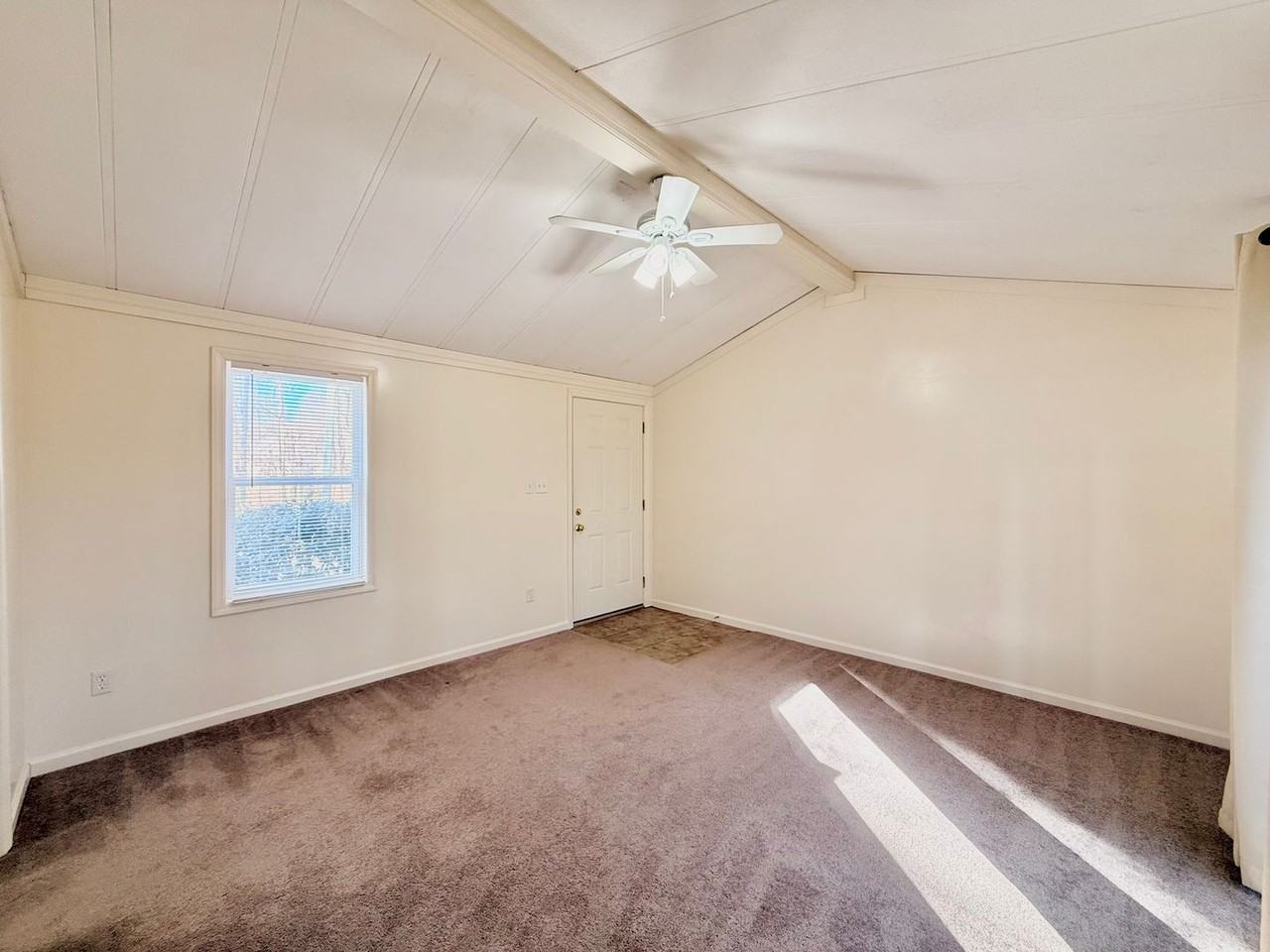 Smith St - Photo 3 of 10