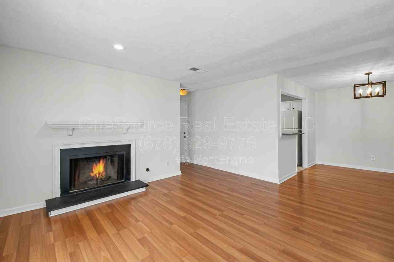 1809 Augusta Dr - Photo 6 of 28