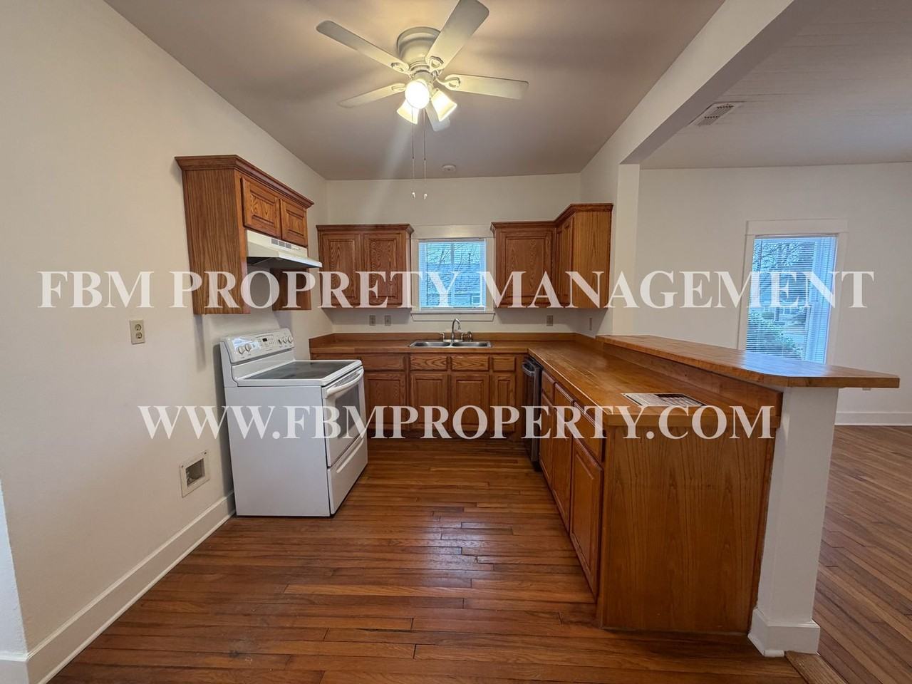 310 E Parks Ave - Photo 5 of 17