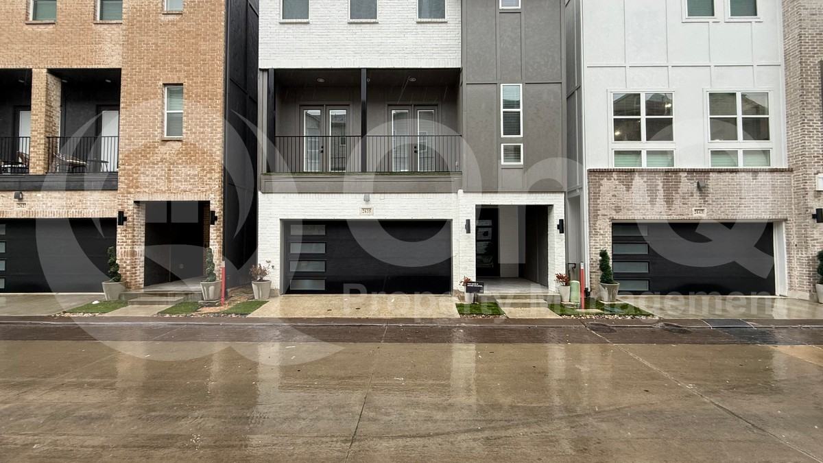 2635 Carmelita St - Photo 4 of 7