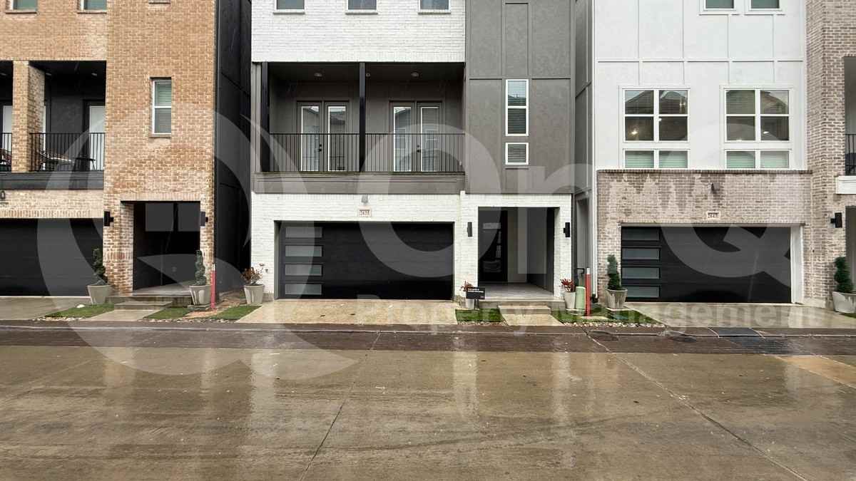 2635 Carmelita St - Photo 5 of 7