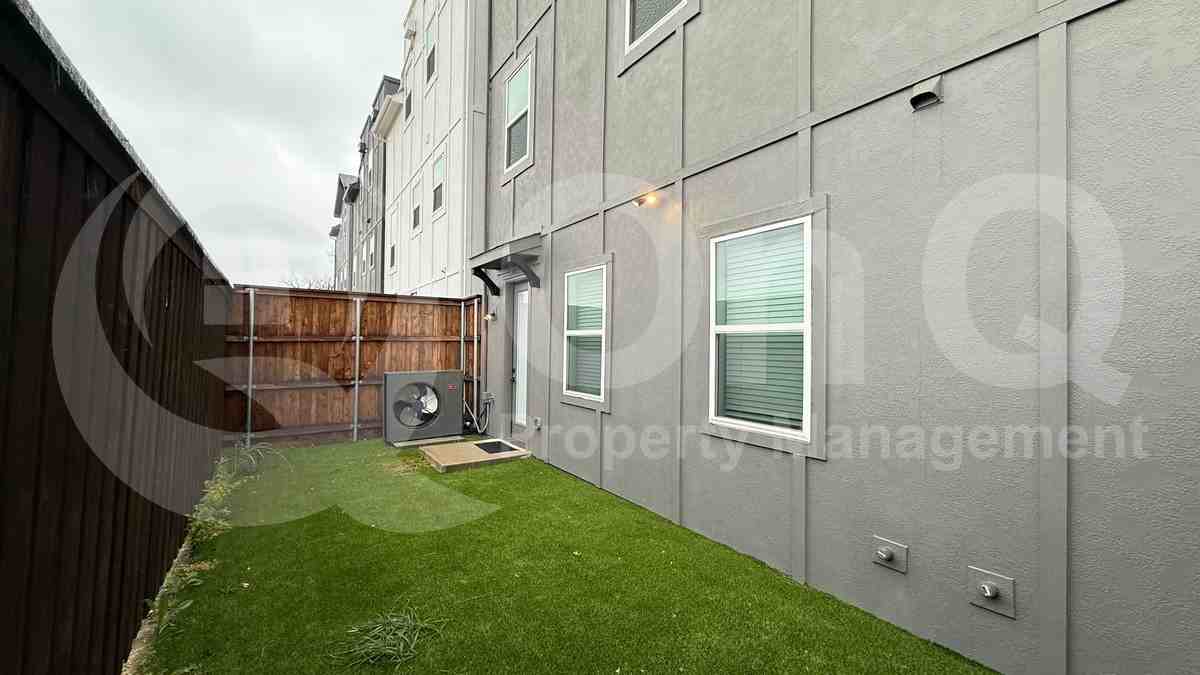 2635 Carmelita St - Photo 7 of 7