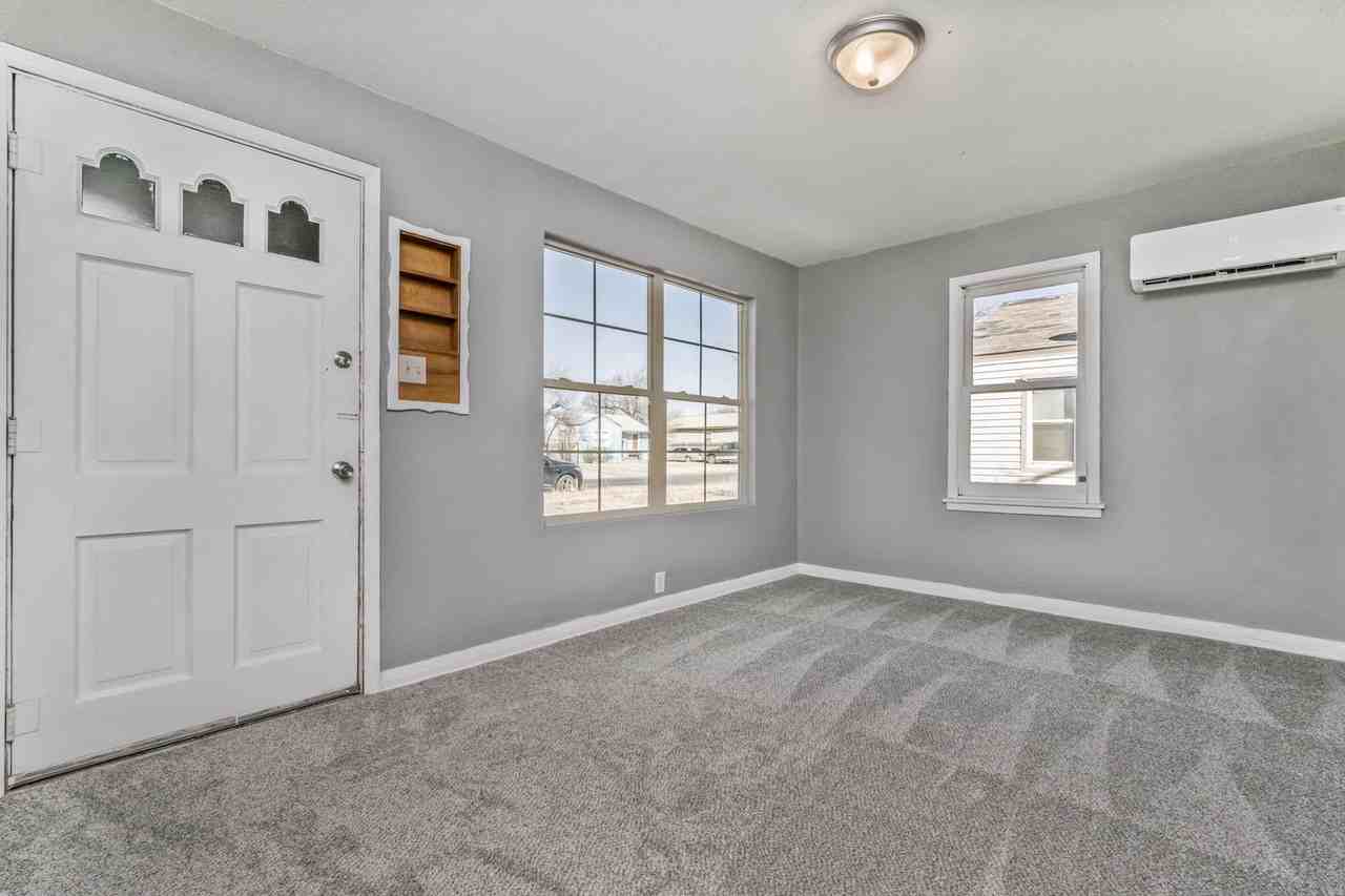 4209 S Polk St - Photo 3 of 16