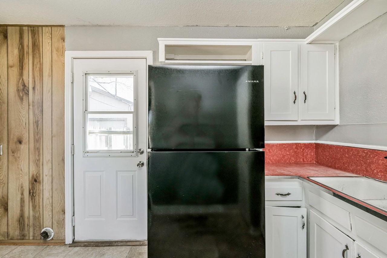 4209 S Polk St - Photo 6 of 16