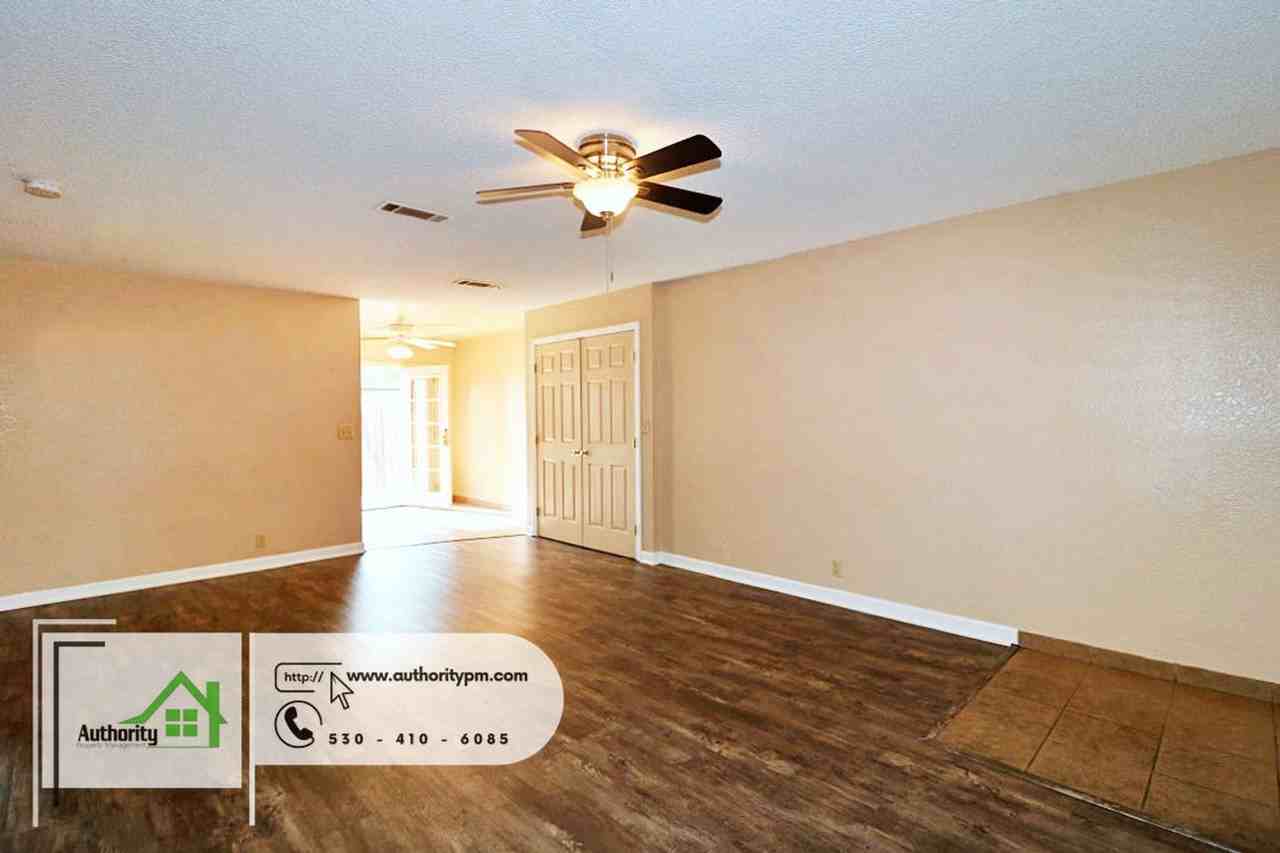 1553 Bramble Pl #1 - Photo 5 of 14