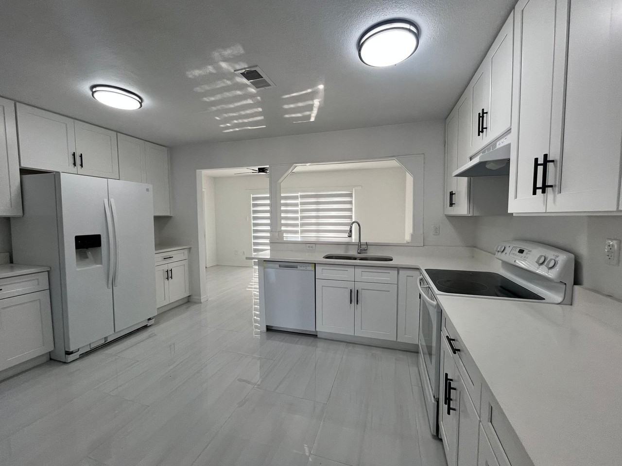 18113 Cochran Blvd - Photo 6 of 24