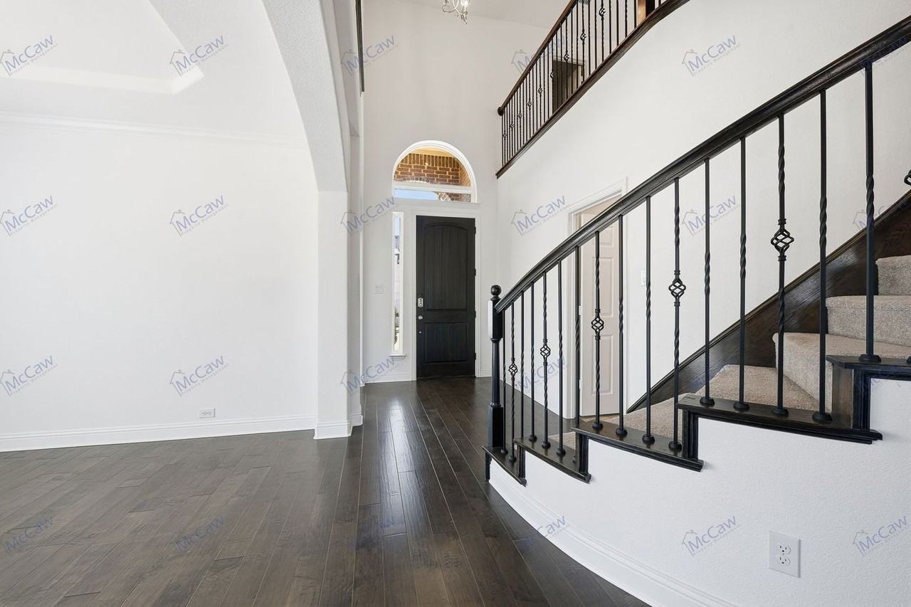 6700 Palmdale Dr - Photo 4 of 42