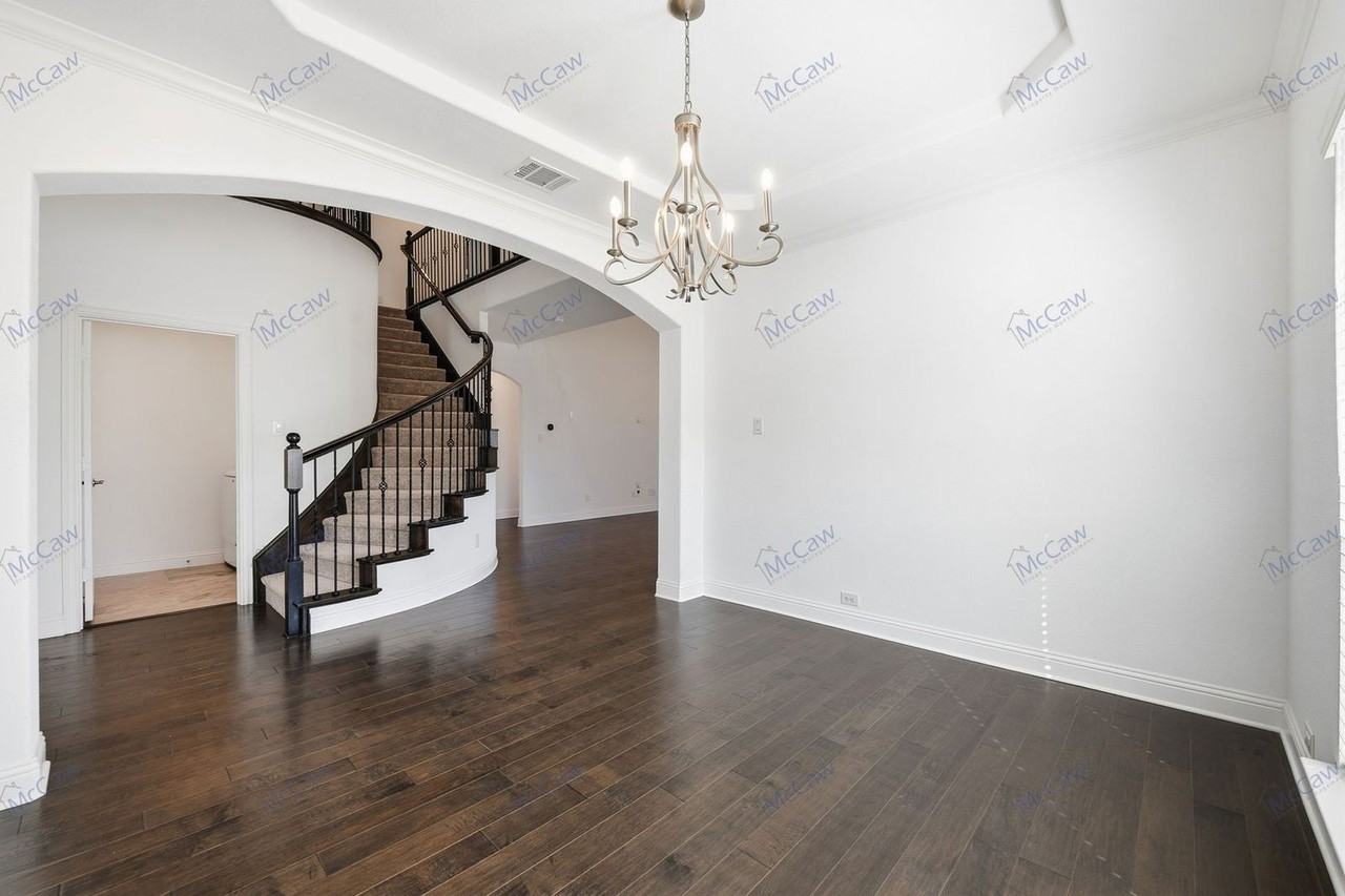 6700 Palmdale Dr - Photo 5 of 42