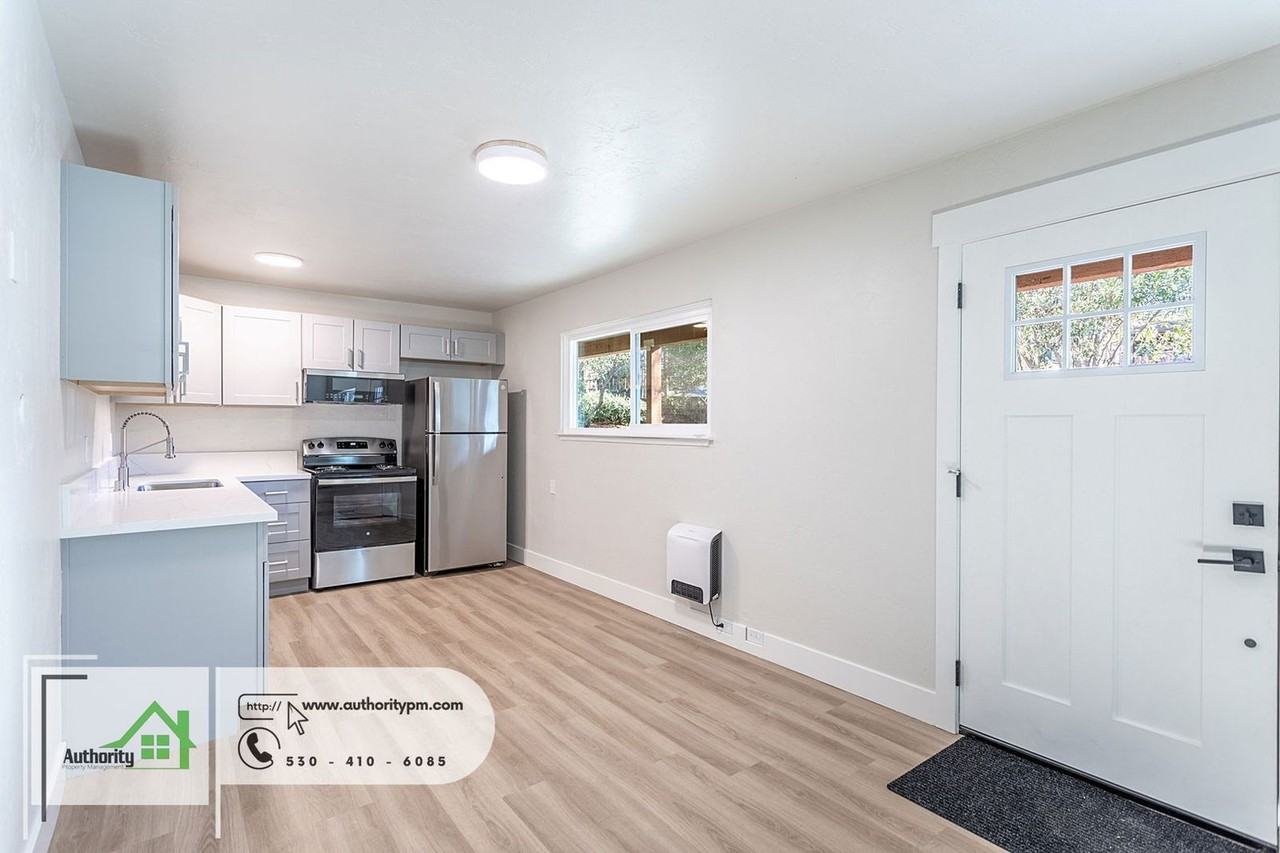 1423 Orange Ave - Photo 4 of 11