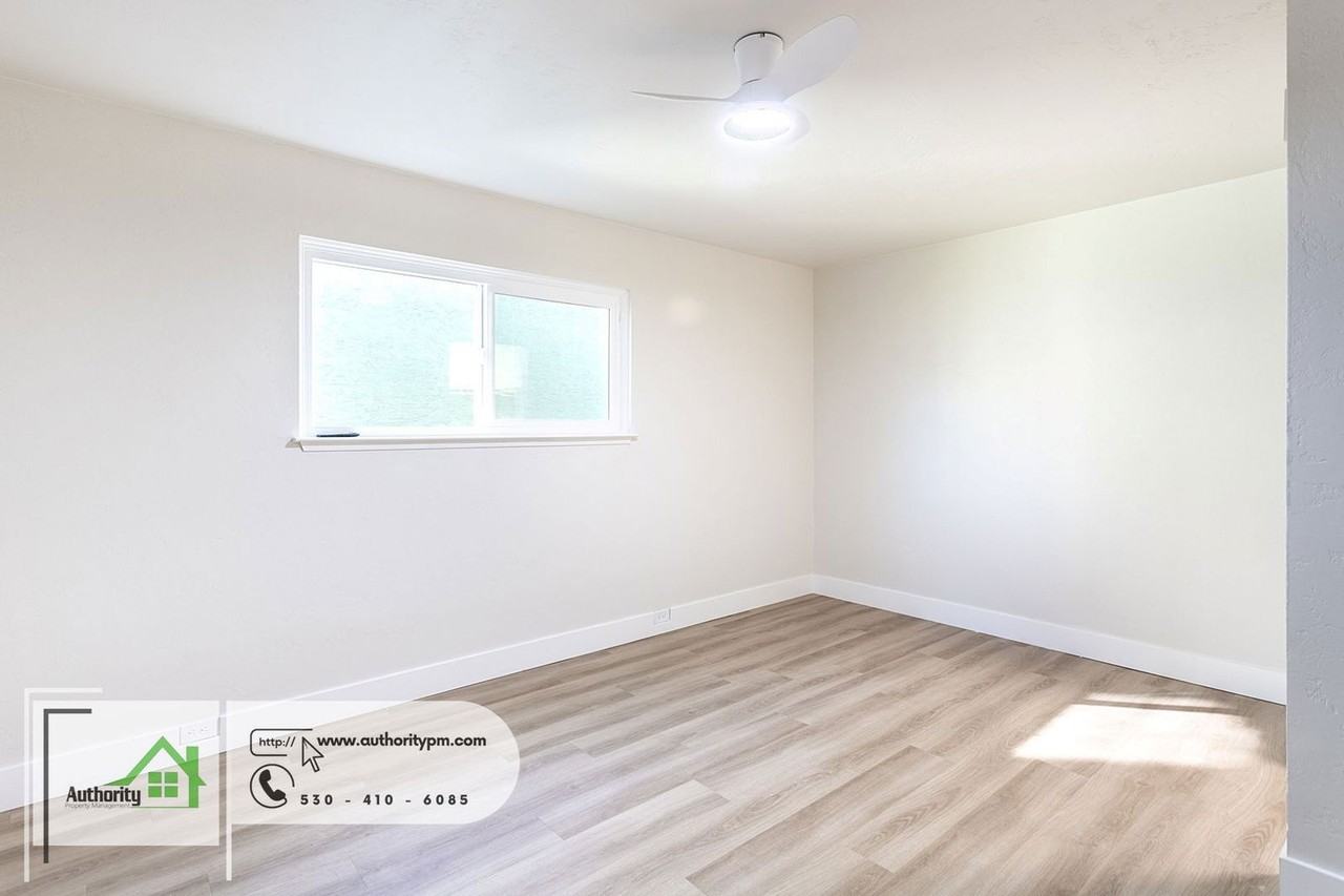 1423 Orange Ave - Photo 7 of 11