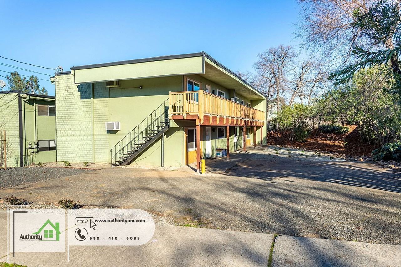 1425 Orange Ave - Photo 3 of 15