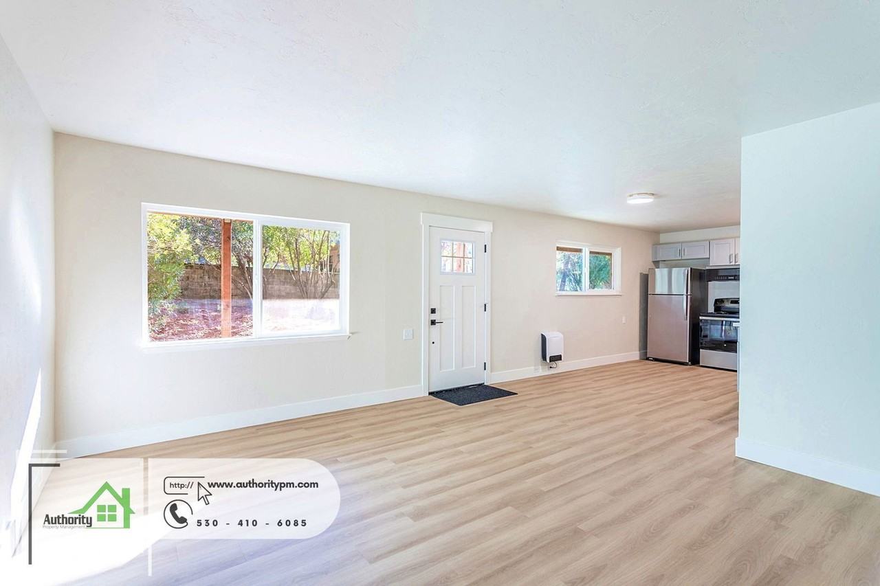 1425 Orange Ave - Photo 6 of 15