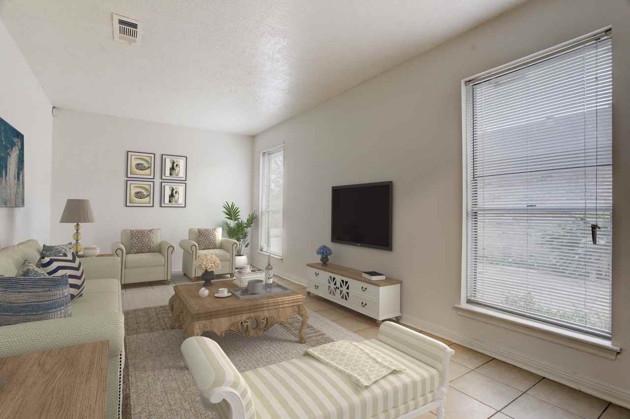 2503 Washington St - Photo 2 of 16