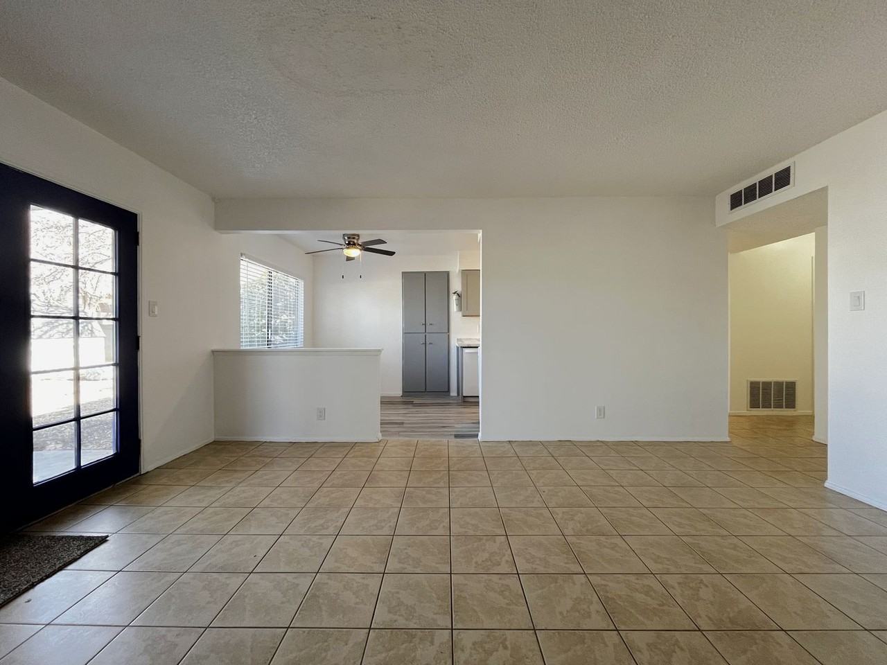 8121 Shannon St Ne - Photo 3 of 17