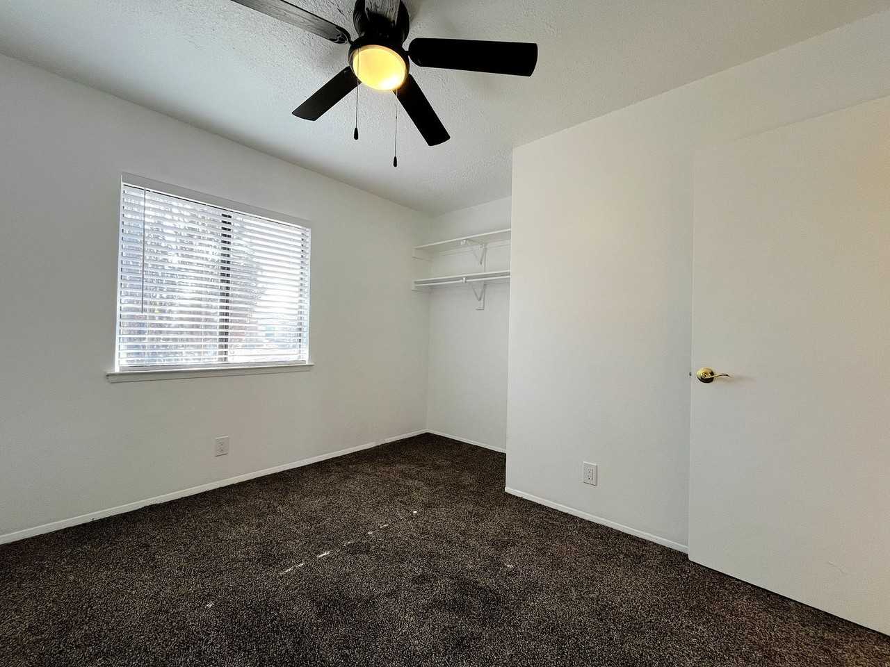 8121 Shannon St Ne - Photo 5 of 17