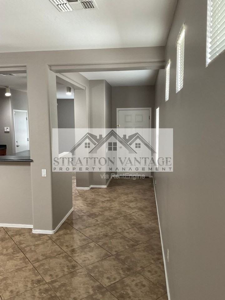 5437 W Maldonado Rd - Photo 4 of 34