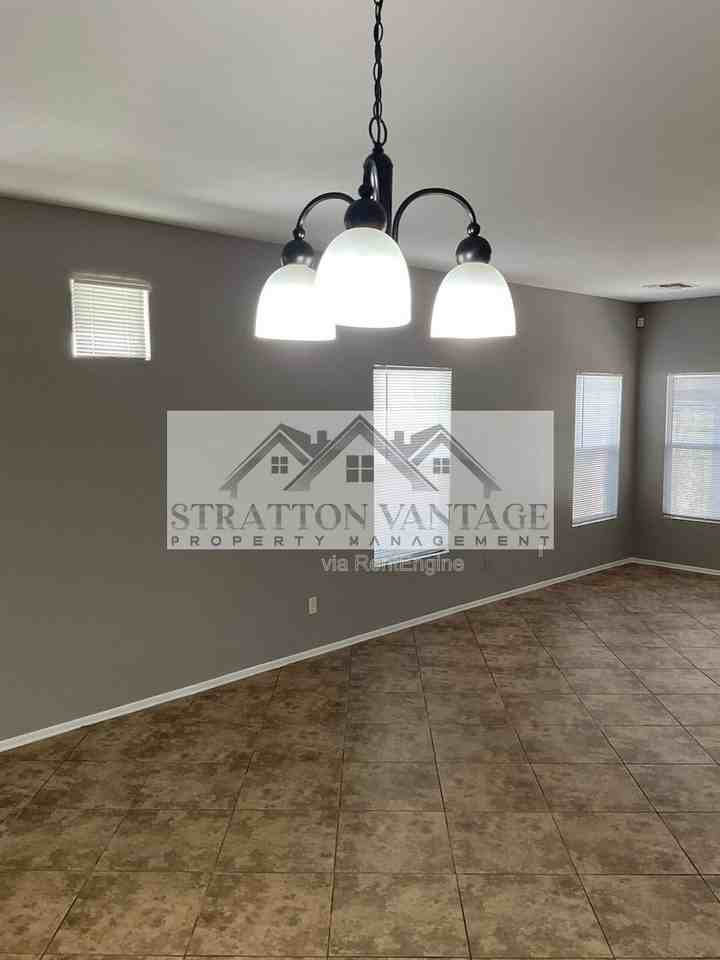 5437 W Maldonado Rd - Photo 7 of 34