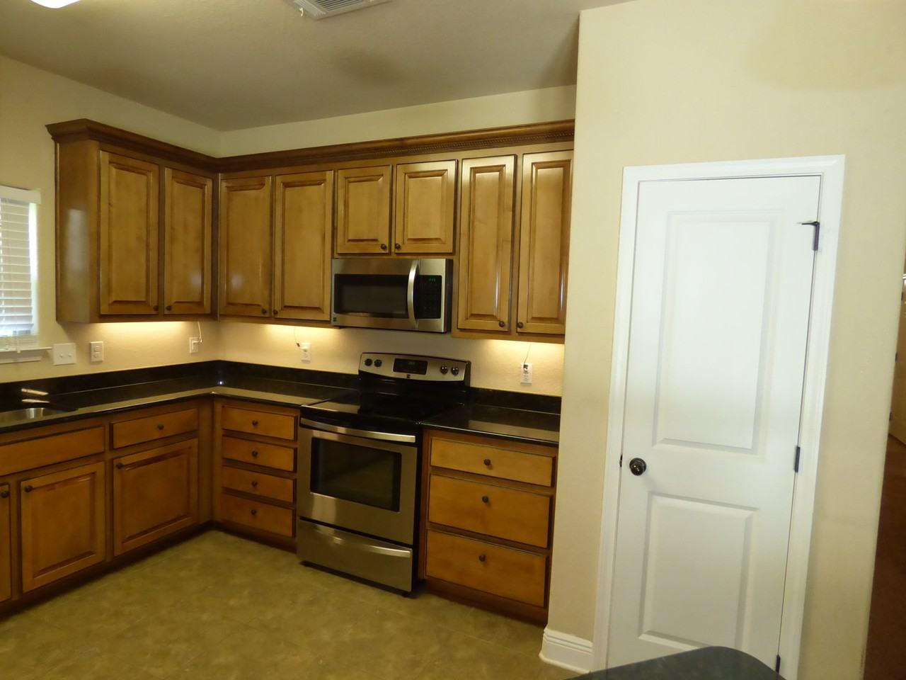 5204 Parkside Dr - Photo 7 of 25